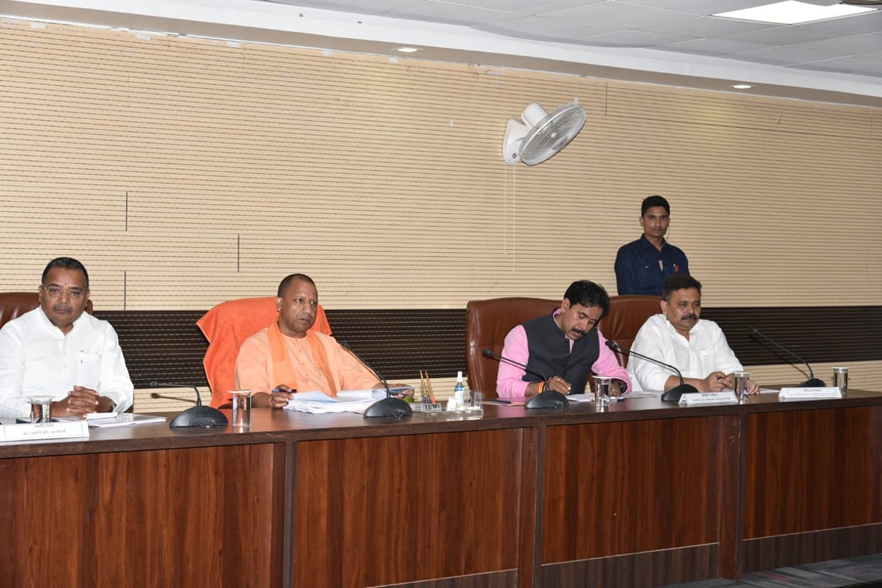 Power Crisis in UP Electricity workers who create chaos will listed CM Yogi said in varanasi