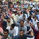 लखनऊ में प्रदर्शन करते बिजली कर्मचारी।