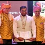 ट्रिपलआईटी में आयोजित दीक्षांत समारोह में किंगशूक बेग को चेयरमैन गोल्ड मेडल प्रदान किया गया।