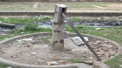 Hand pumps also asking for water who listen to their story