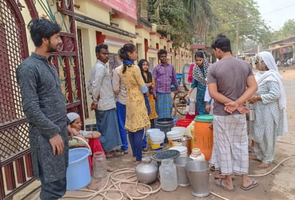 Power Cut in UP Electricity crisis deepens in Varanasi life disrupted demonstrations