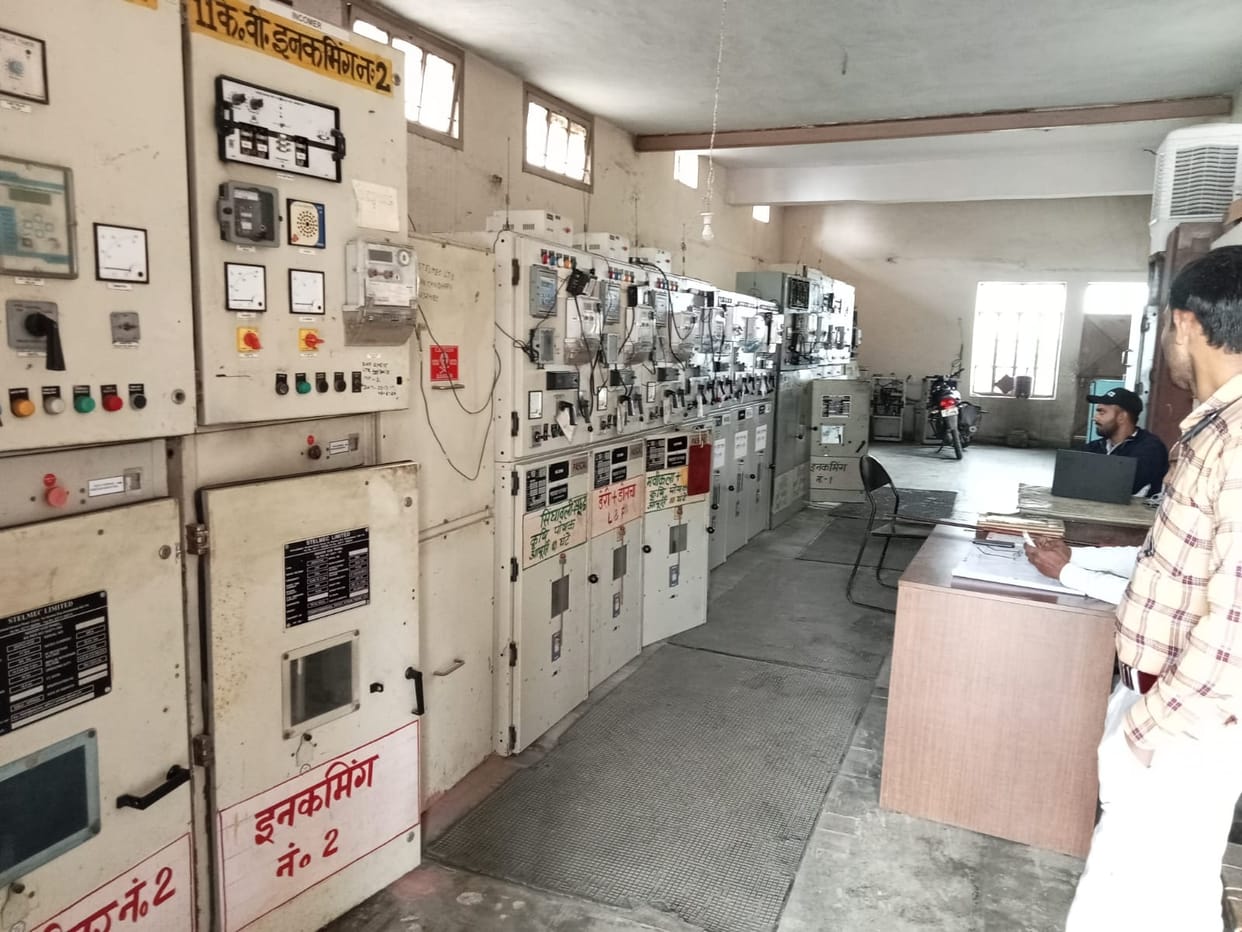 Electrical workers strike: Locks on electricity offices, 450 houses in Baghpat without lights