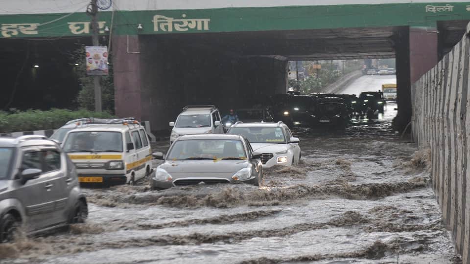Hail fell with rain in Delhi-NCR temperature dropped by five degrees weather will remain like this till 21 mar