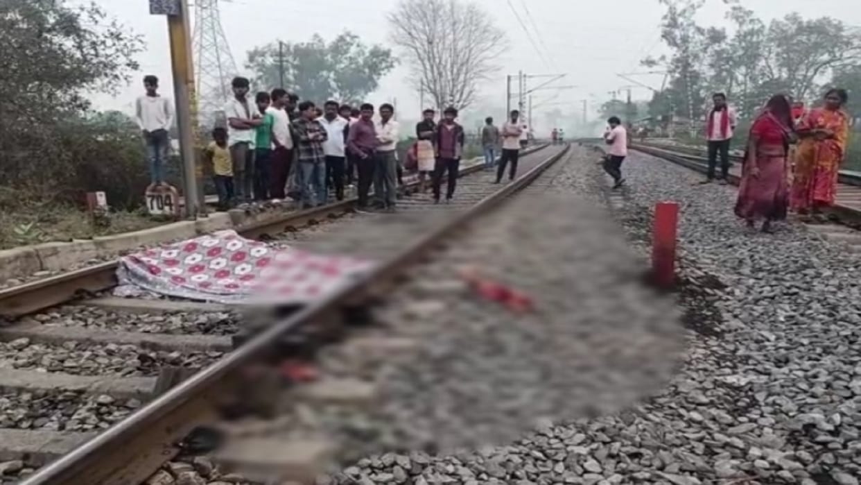 An old man who was on a morning walk was cut to death by a goods train