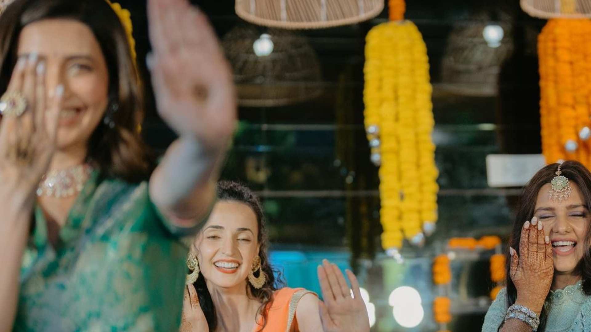 Dalljiet Kaur danced with friends in Sangeet Night Nikhil also made a splash