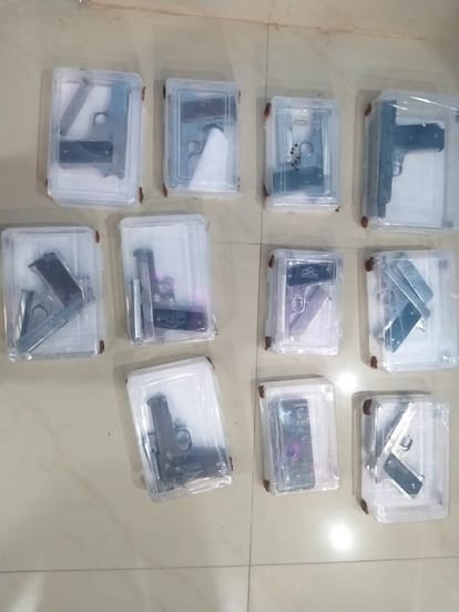 STF raid in Azamgarh: Huge cache of arms recovered, two accused arrested, search for two continues