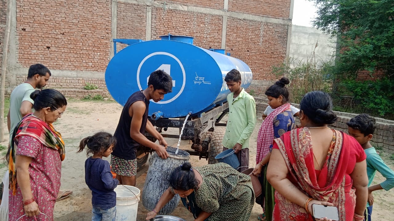 electricity workers strike Darkness in houses, no drinking water available, mobile off