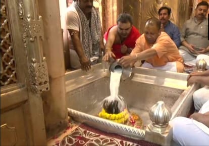 Kashi Vishwanath Dham about 12 crore devotees visited temple in 22 months CM Yogi worship more than 100 times