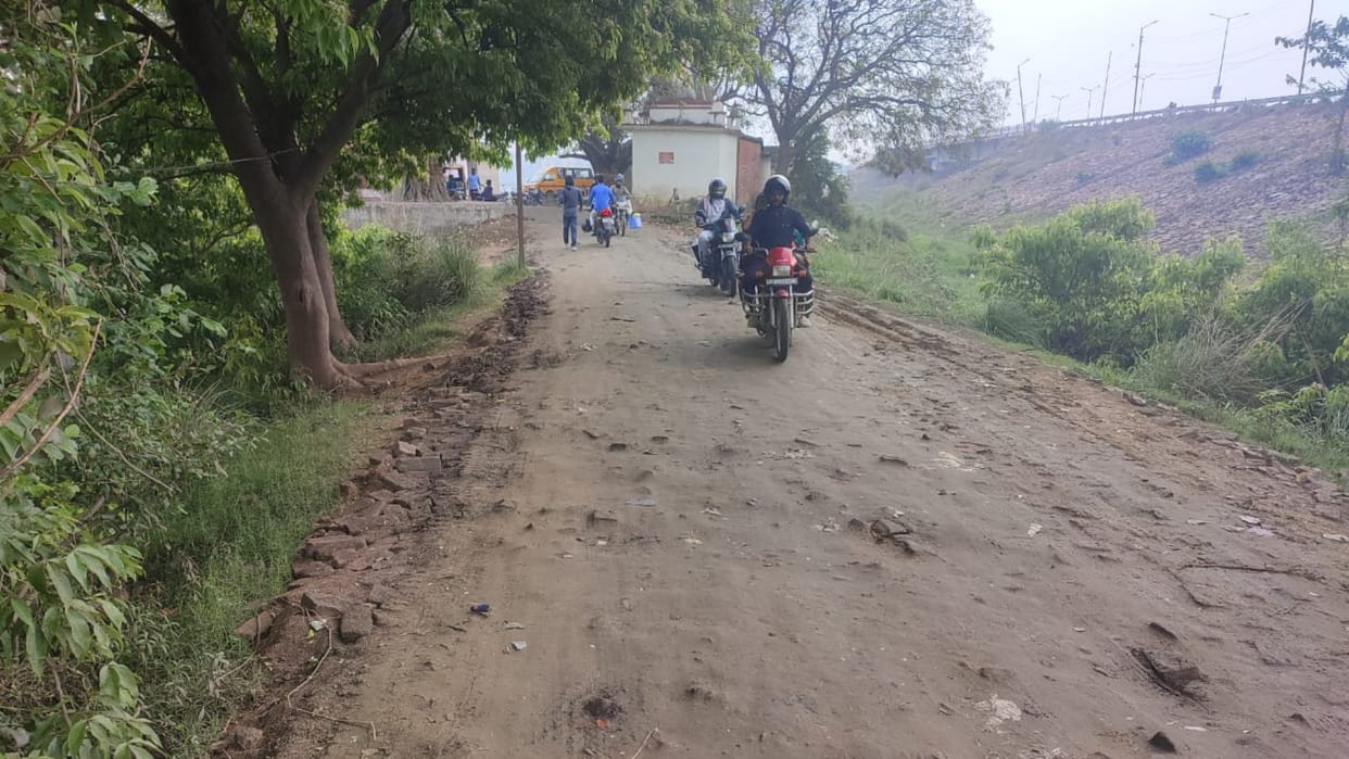 Mahuatar Overbridge equal to both mouths of alternate route