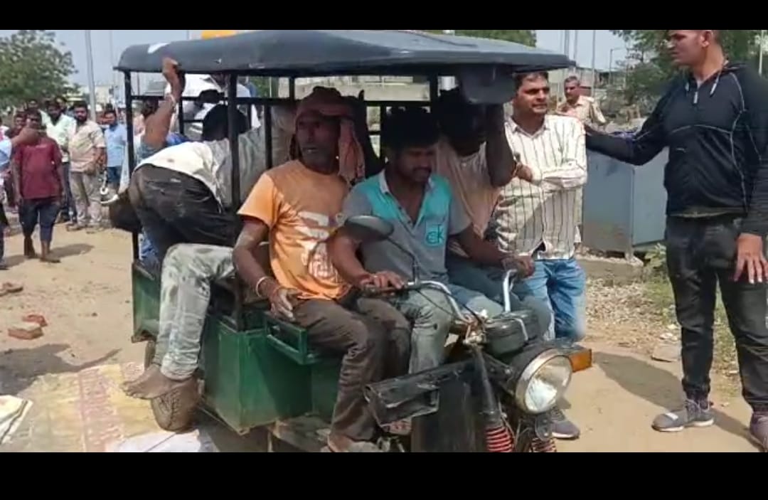 Rajasthan: 6 labours suppressed at construction site in Jaipur Jhotwara area, hospitalised after resque