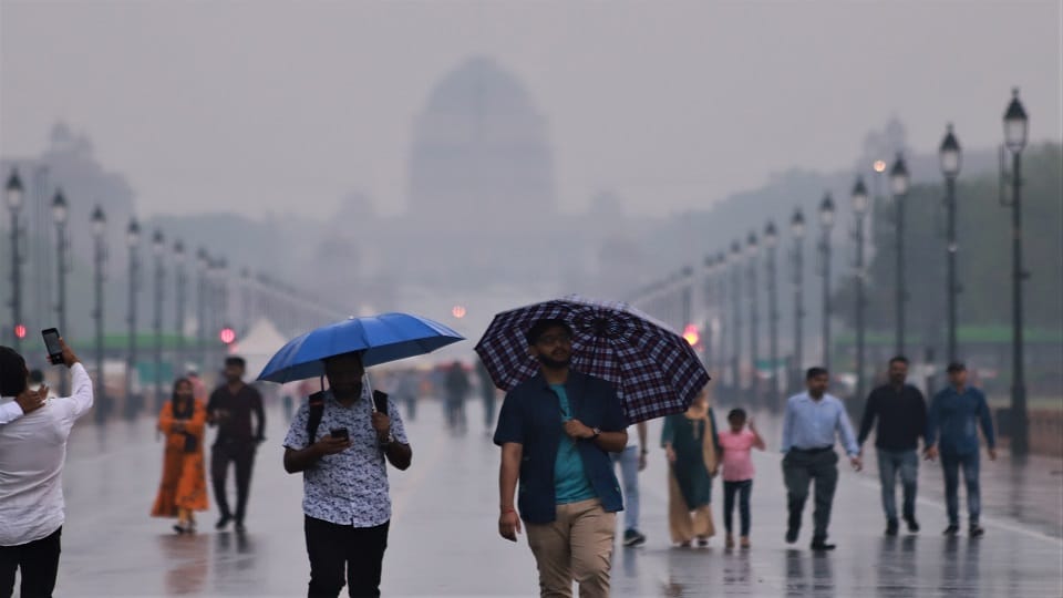 Hail fell with rain in Delhi-NCR temperature dropped by five degrees weather will remain like this till 21 mar