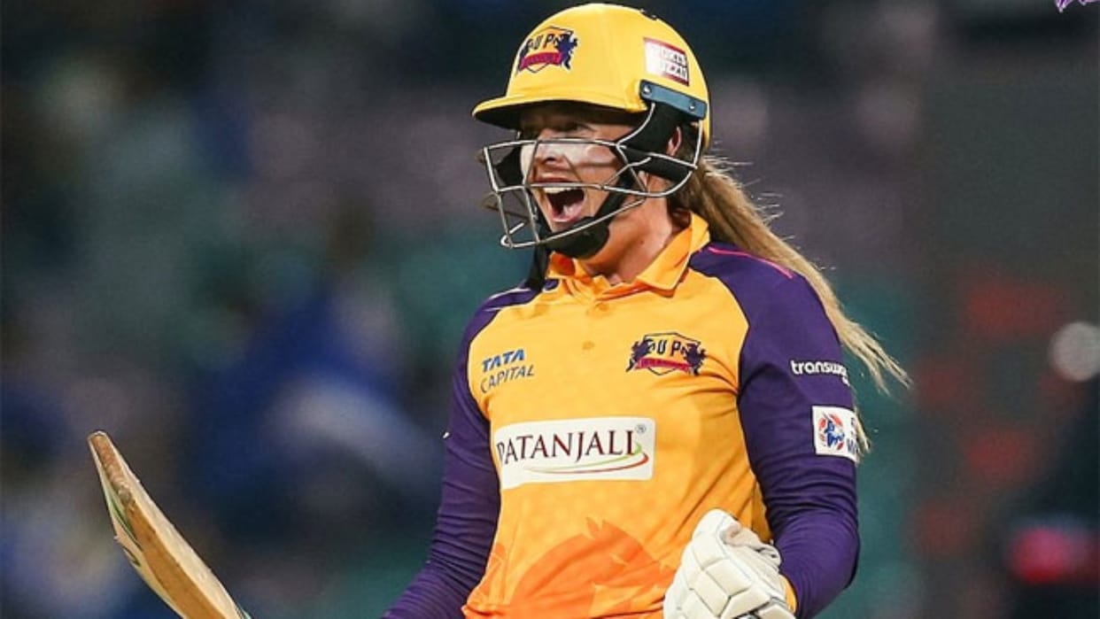 UP Warriorz defeat Mumbai Indians by 5 wickets in Women's IPL Scorecard WPL Today Match News in Hindi