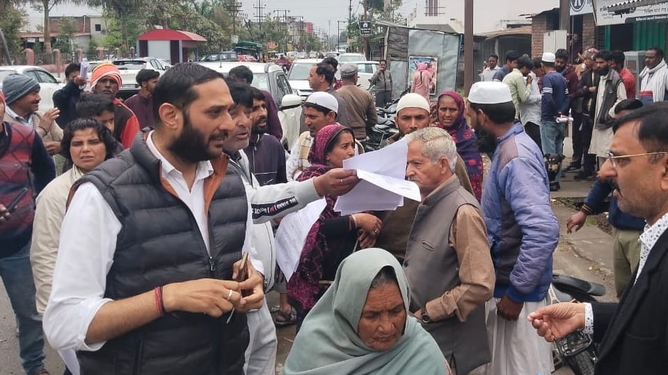 Vikasnagar News Jal Vidyut Nigam Notice to remove illegal encroachment Near Shakti nahar