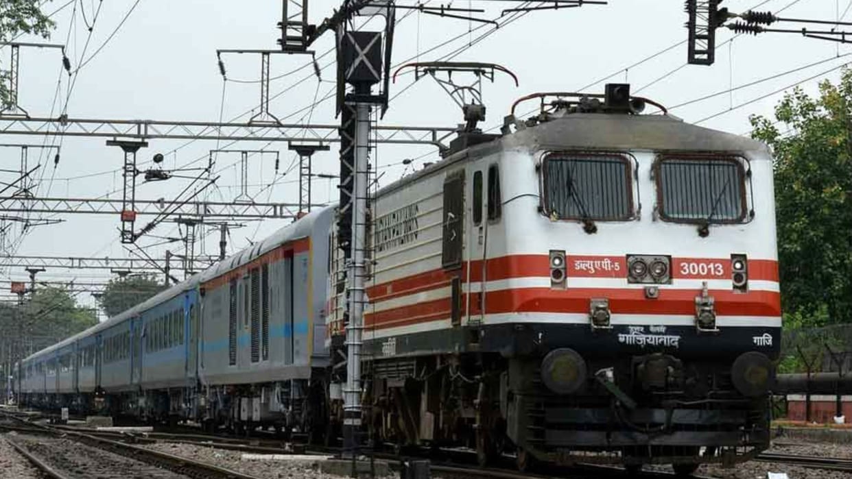 Three mowed down by Rajdhani Express in Jharkhand