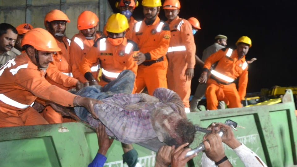 Sambhal cold storage roof collapse bones of labors crushed breath stop after suffocation
