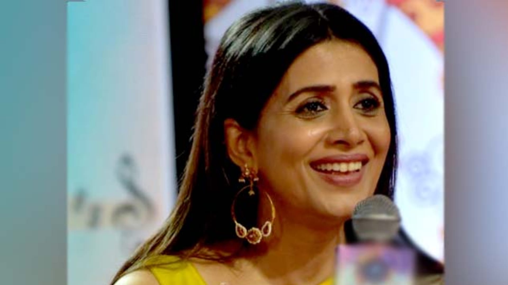 sonali kulkarni gets massive support from social media users after apologised for her women are lazy remark
