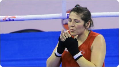 Boxin Championship: House destroyed in earthquake, leaving family in tent, Rabia arrives to win medal for Turk
