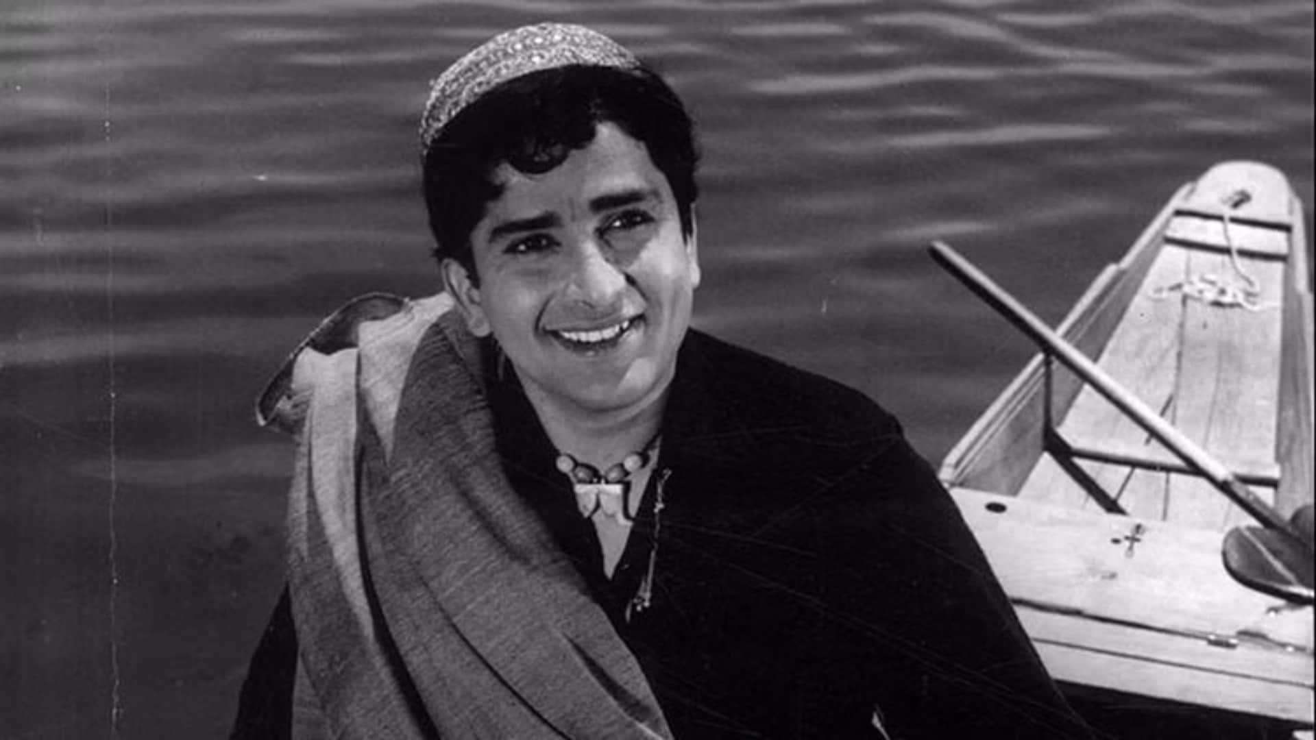 shashi kapoor birth anniversary know unknown facts and career story about actor who gave bold scenes in films