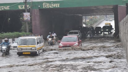 दिल्ली में हुआ जलभराव