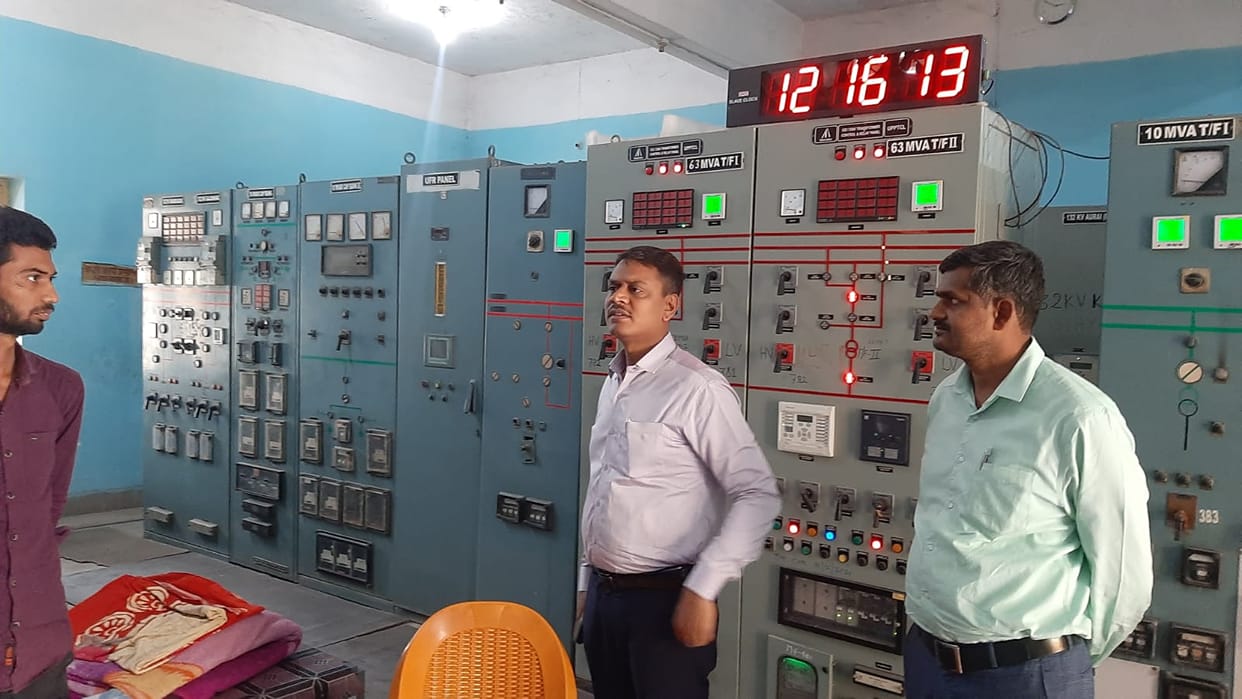Electricity workers strike: Relief tweet of DM of Varanasi, contact these numbers at electricity sub-stations