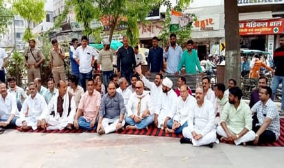 Power Cut in UP Electricity crisis deepens in Varanasi life disrupted demonstrations