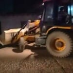 अवैध कब्जे को हटाने पहुंचा बुलडोजर