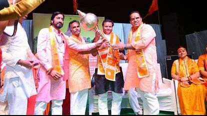 Indore News: राम मंदिर के बाद लोग मथुरा-काशी की ओर देख रहे, वहां पर लगा लांछन भी जल्द मिल जाएगा कार सेवकों के सम्मान समारोह में जयभानसिंह पवैया