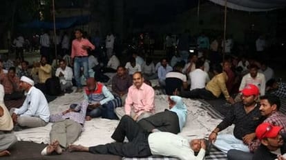 रात में हड़ताल पर बिजली कर्मी