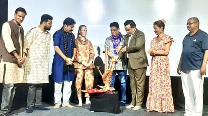 Azamgarh: अंतरराष्ट्रीय फिल्म फेस्टिवल की हुई शुरुआत, 'पंचायत 2' के 'विनोद' ने कहीं ये बातें आजमगढ़