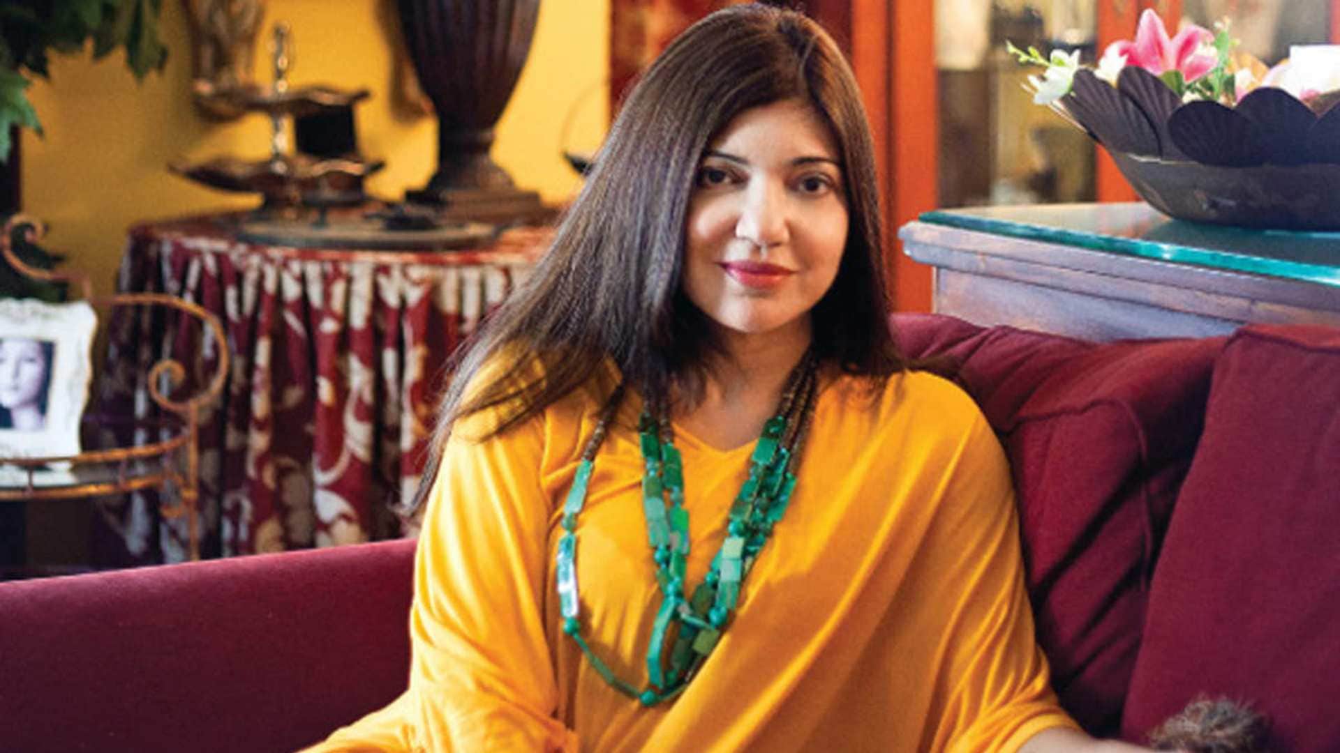 Alka Yagnik used to take millions for a song know singer net worth lifestyle husband