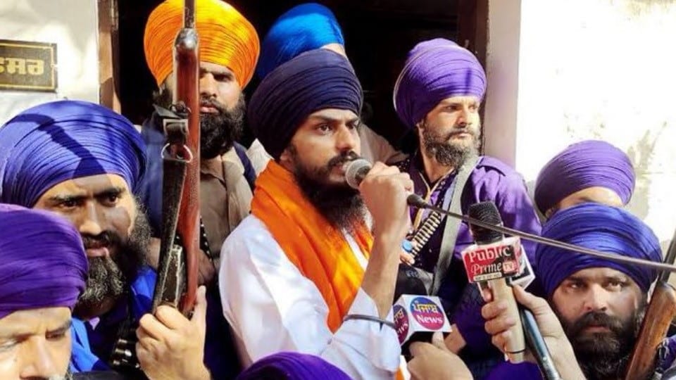 Amritpal Singh gave his phone to Joga Singh and made him run away in a different direction