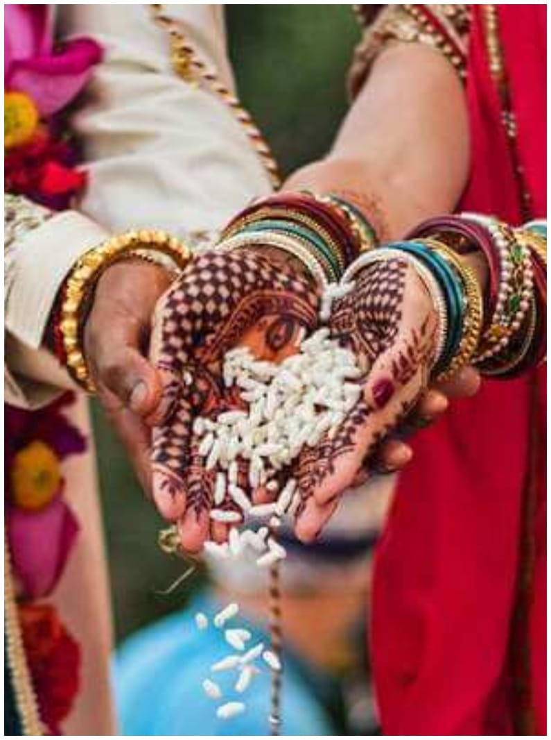 A bride from criminals looted the groom in Gonda.