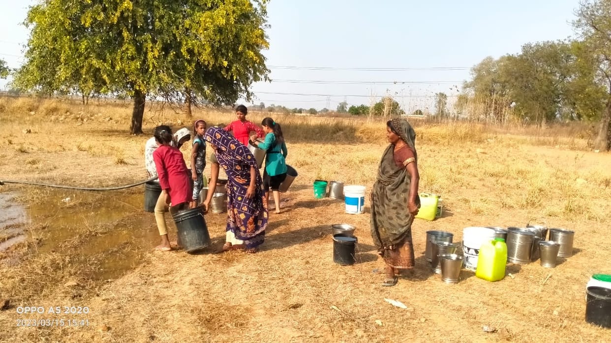 Electricity missing for 20 hours in Mirzapur, people wandering for water, there was an outcry