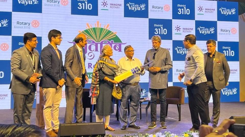 Bat signed by Kapil Dev sold for eight lakh thirty thousand at auction in Delhi