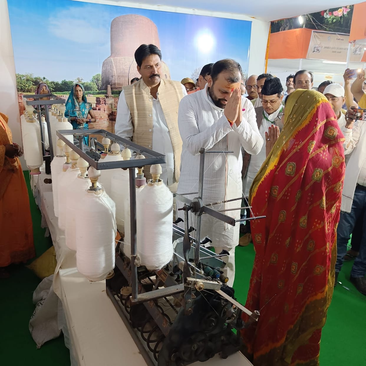 Chairman of Khadi Village Industries Commission inaugurated the exhibition