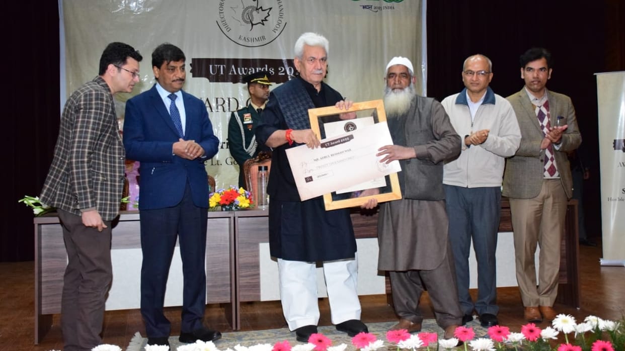 lg manoj sinha said Export of 729 crores in handicrafts sector despite instability in the global market