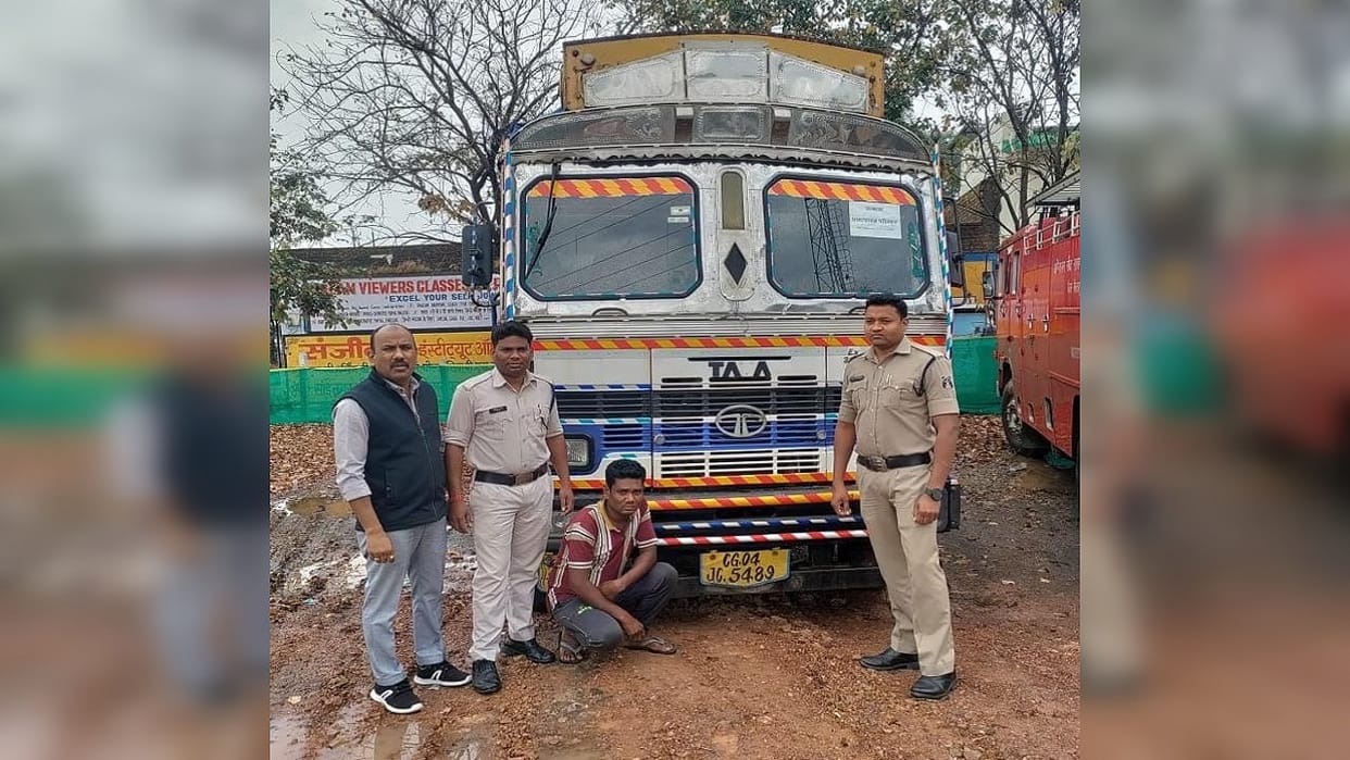 Two drivers arrested for carrying illegal coal in two trucks without documents