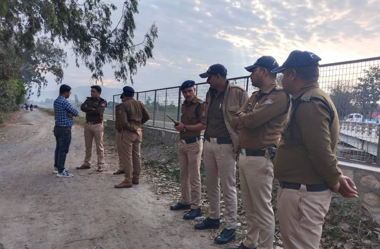 Encroachment in Vikasnagar bulldozers run on illegal occupations heavy police force deployed Dehradun