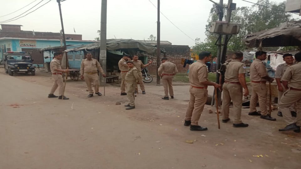 clashes between two groups during cooperative society elections nomination in pilibhit