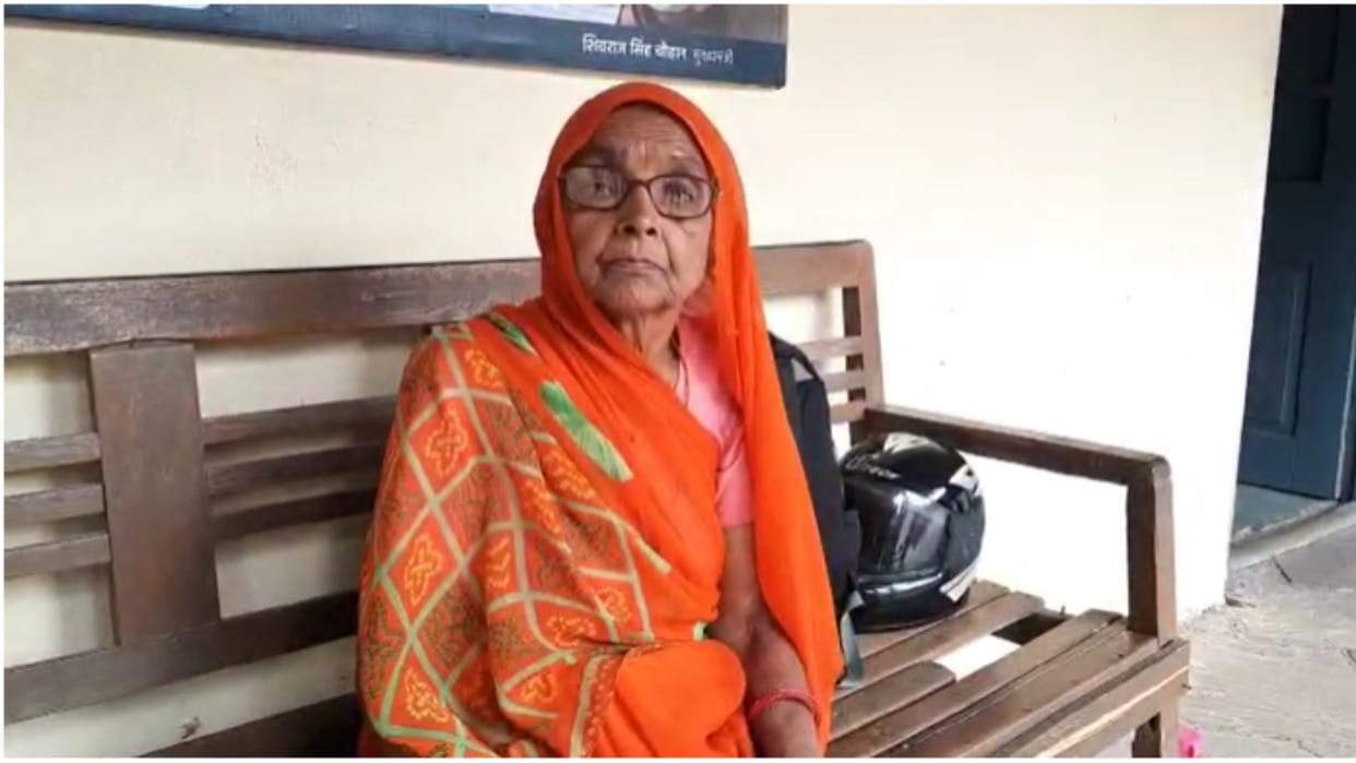 Tehsildar sent Navase to jail for not withdrawing the complaint of CM Helpline, Nani made allegations