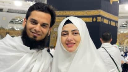 Sana Khan With Husband Anas Saiyad Post a photos on Instagram Wrote About her Coming Baby Ask Fans to pray