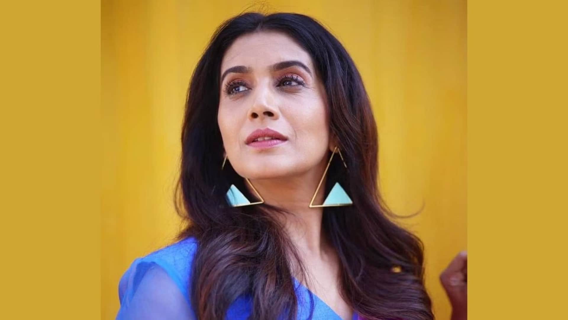 sonali kulkarni gets massive support from social media users after apologised for her women are lazy remark