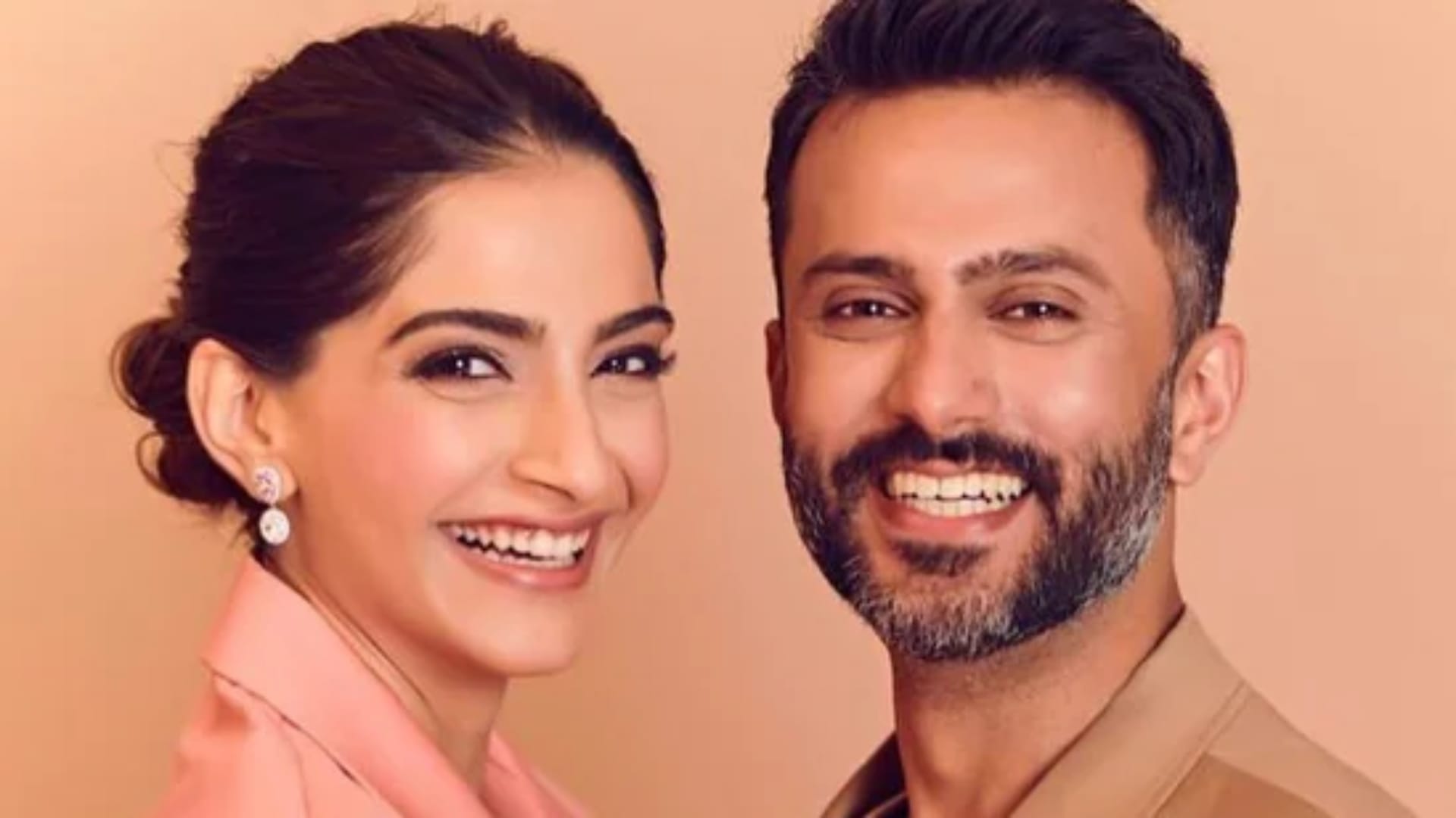 anand ahuja shared heart touching photo of sonam kapoor and vayu actress celebrates her first mothers day
