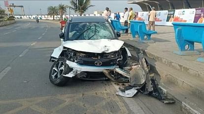 Mumbai: The CEO of the technology company died when he was hit by a speeding car while he was walking with his wife. The CEO of the technology company died after being hit by a car