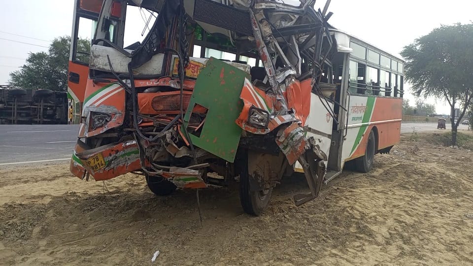 Truck collides with bus from behind on Delhi Highway two killed