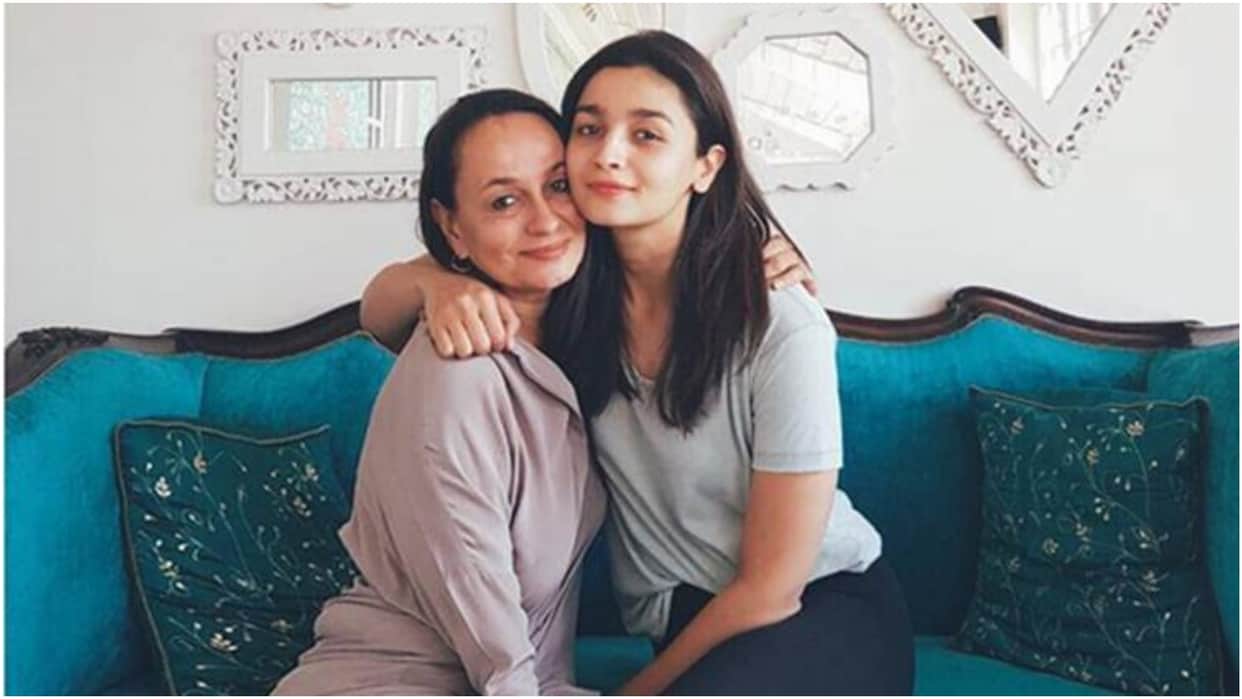 Uk Mothers Day Alia Bhatt cradles baby bump in unseen pics shared by Soni Razdan and sister Shaheen Bhatt