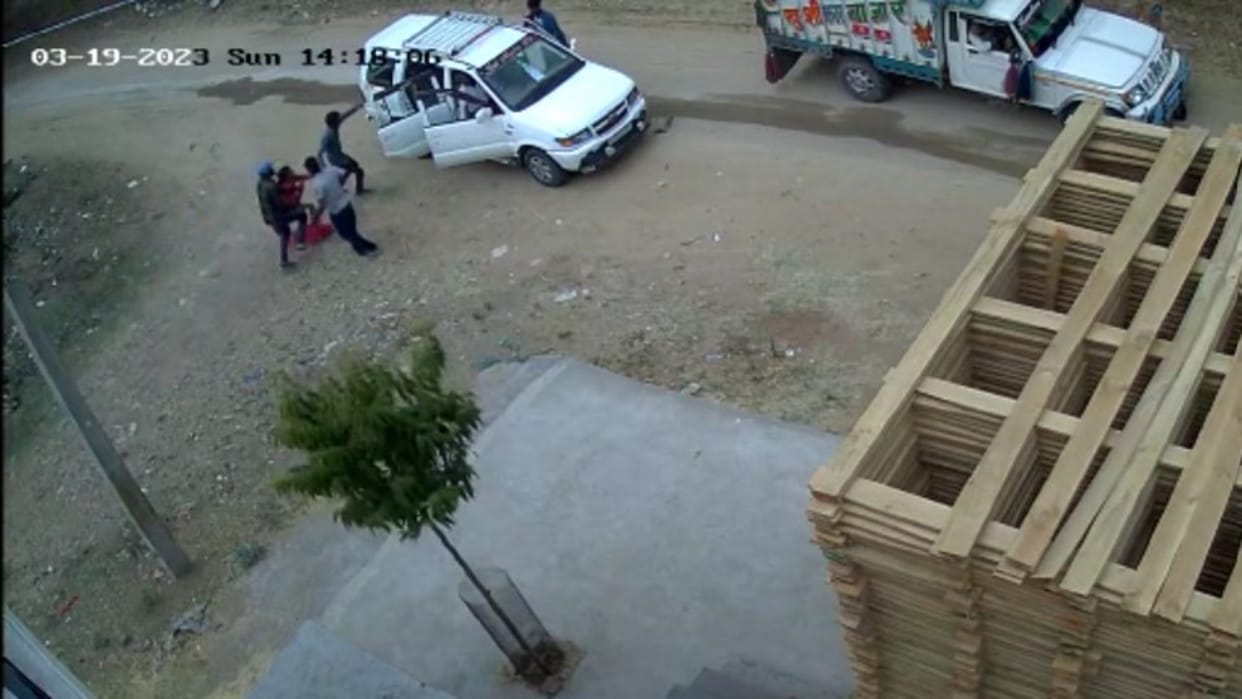 Angry family members kidnap bride and groom in film style after marrying lover in Jaipur