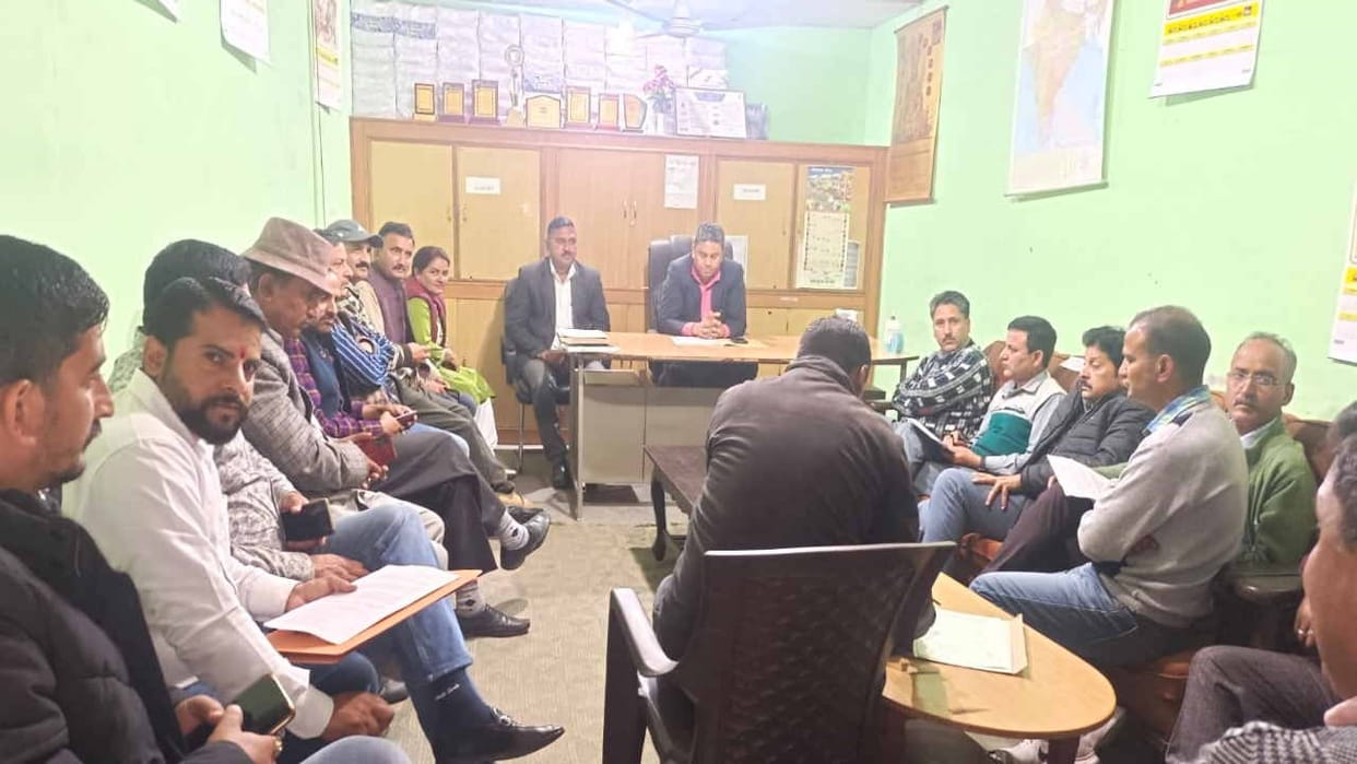 Cement transportation dispute: Meeting lasted for three hours, no result