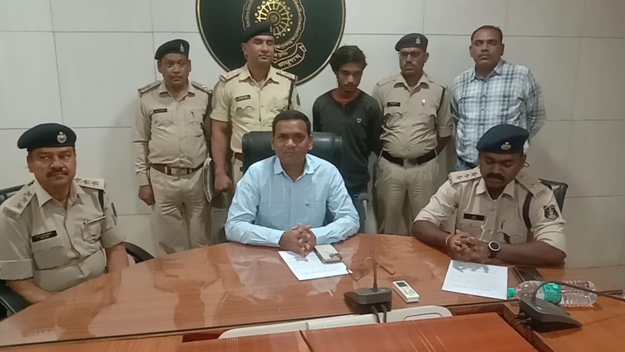 three accused arrested for robbing bike rider couple in chhattisgarh bemetara