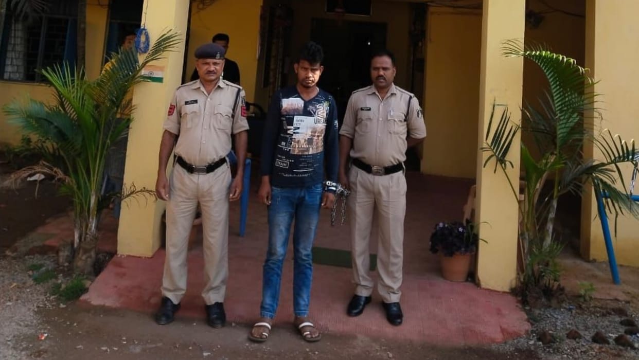 Bastar Police Arrested Accused Who Cheated CRPF Jawan From Jamtara